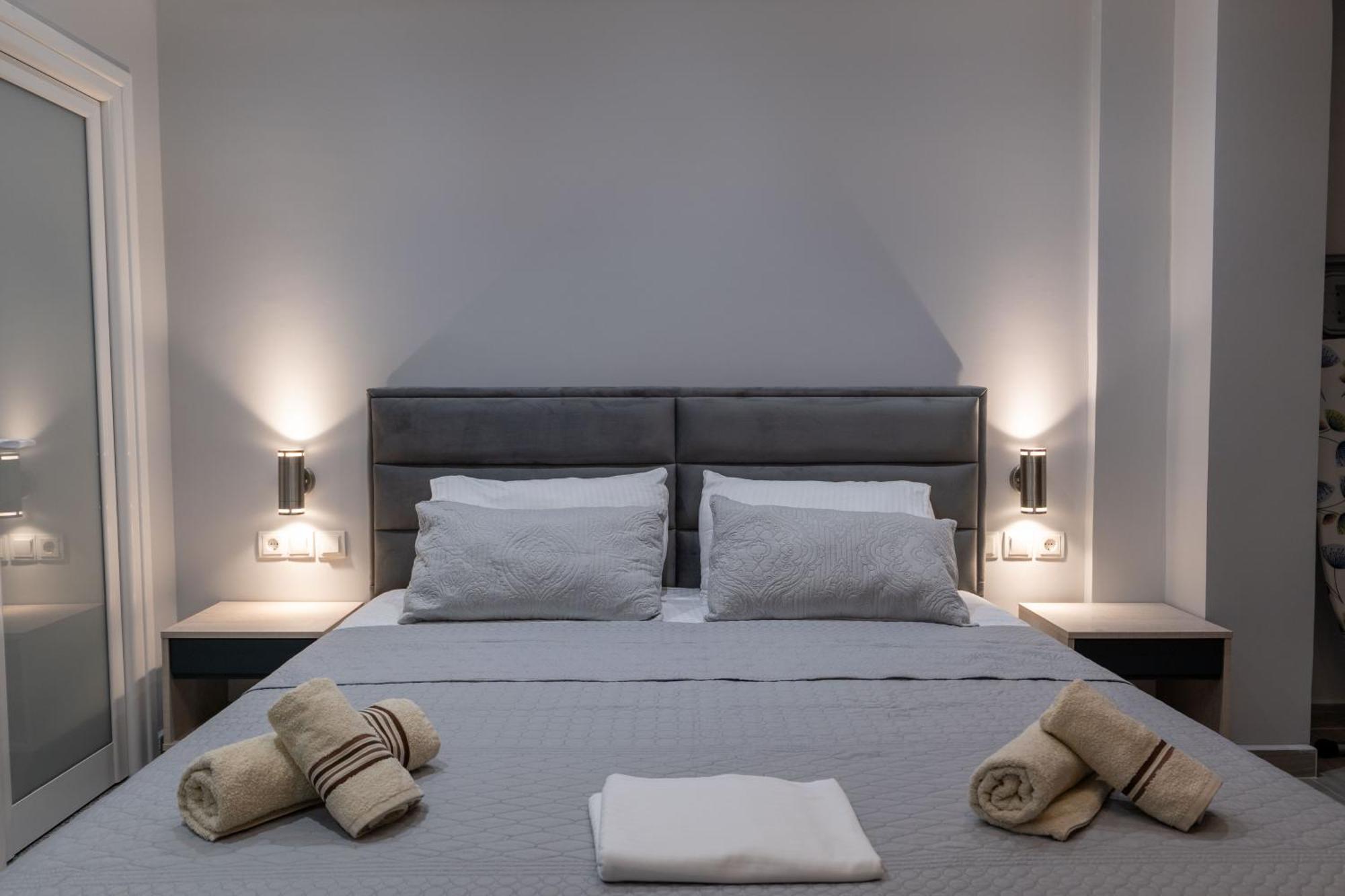Hotel Porti Sarandë エクステリア 写真