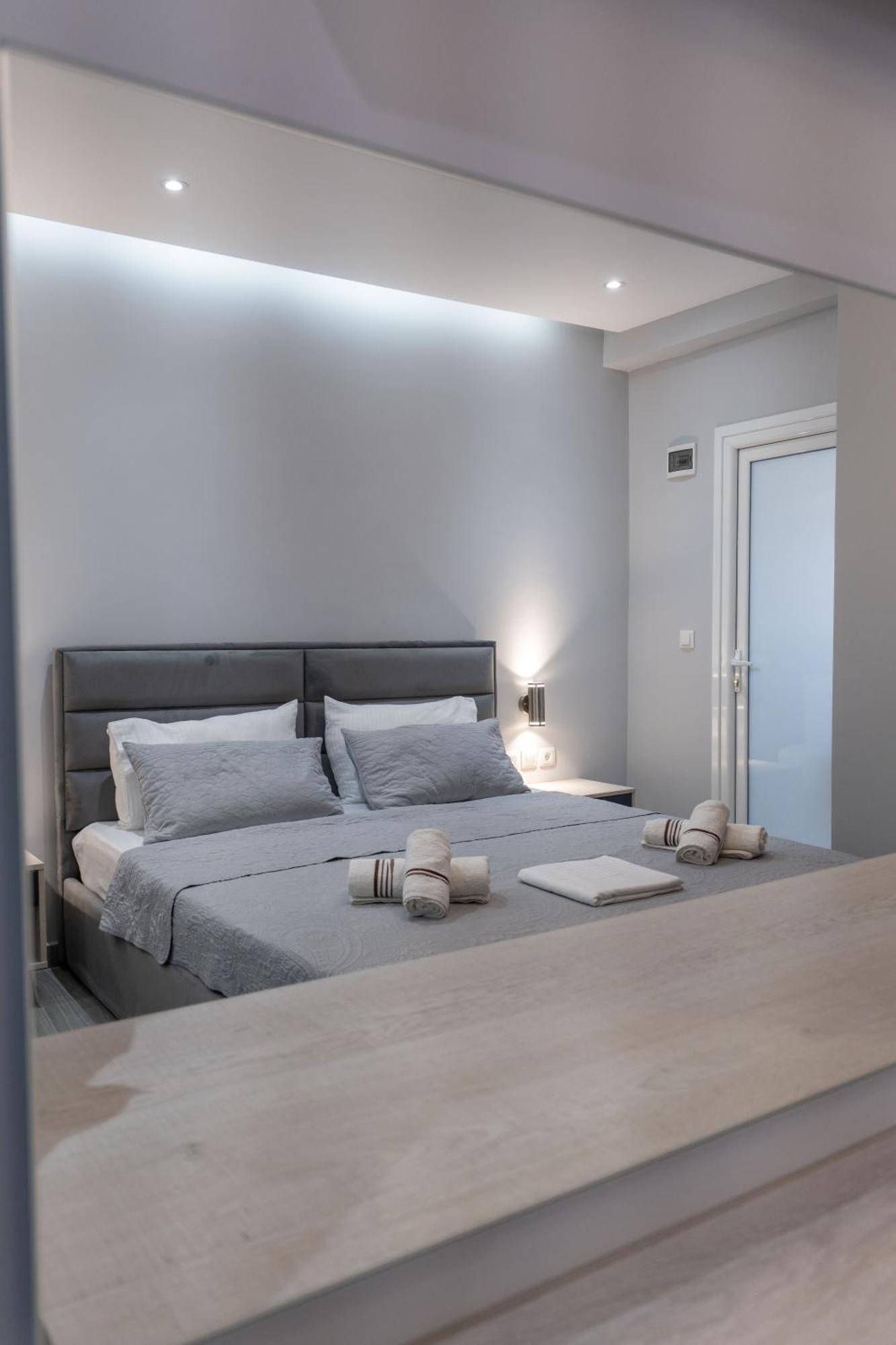 Hotel Porti Sarandë エクステリア 写真
