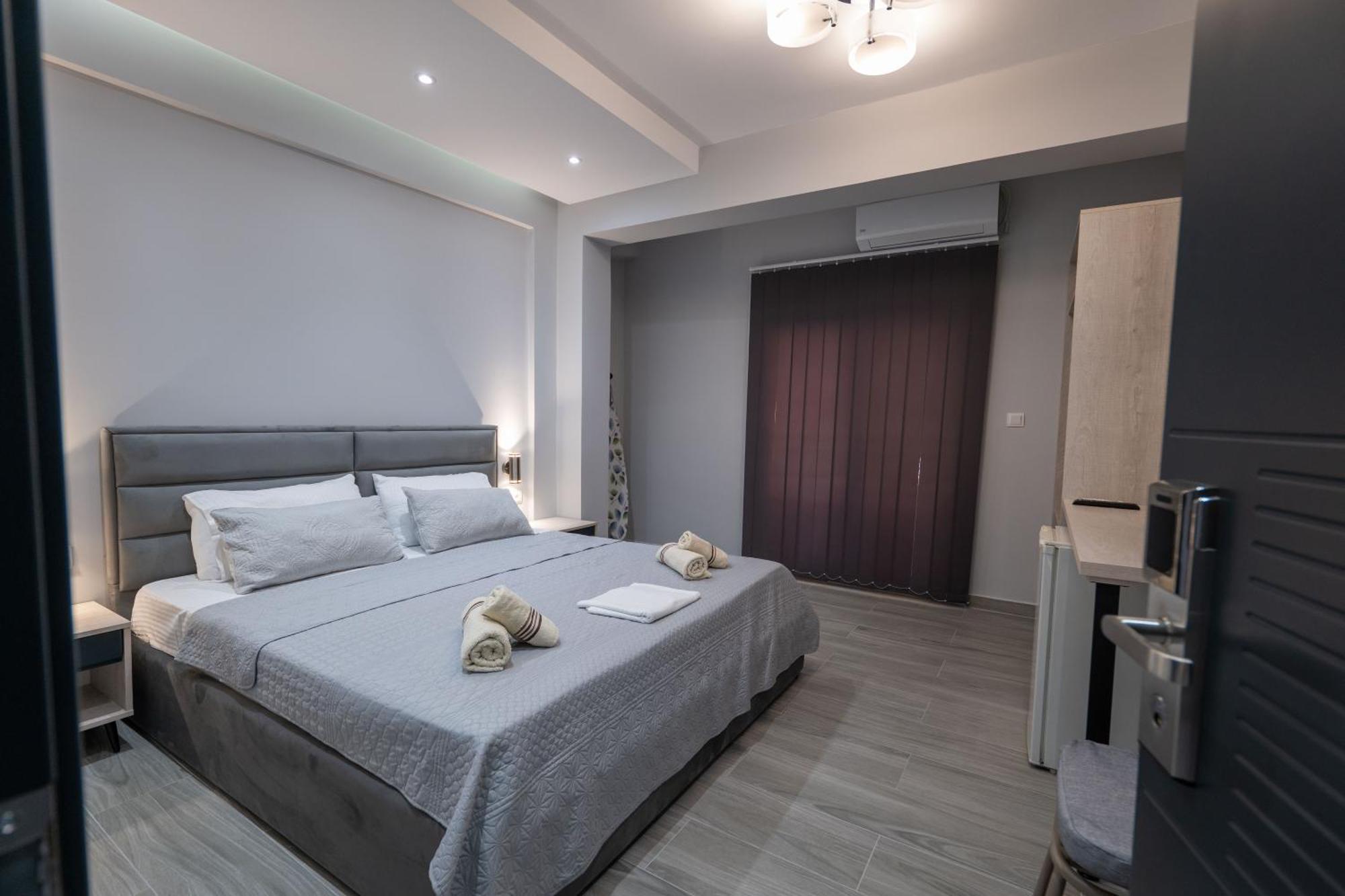Hotel Porti Sarandë エクステリア 写真