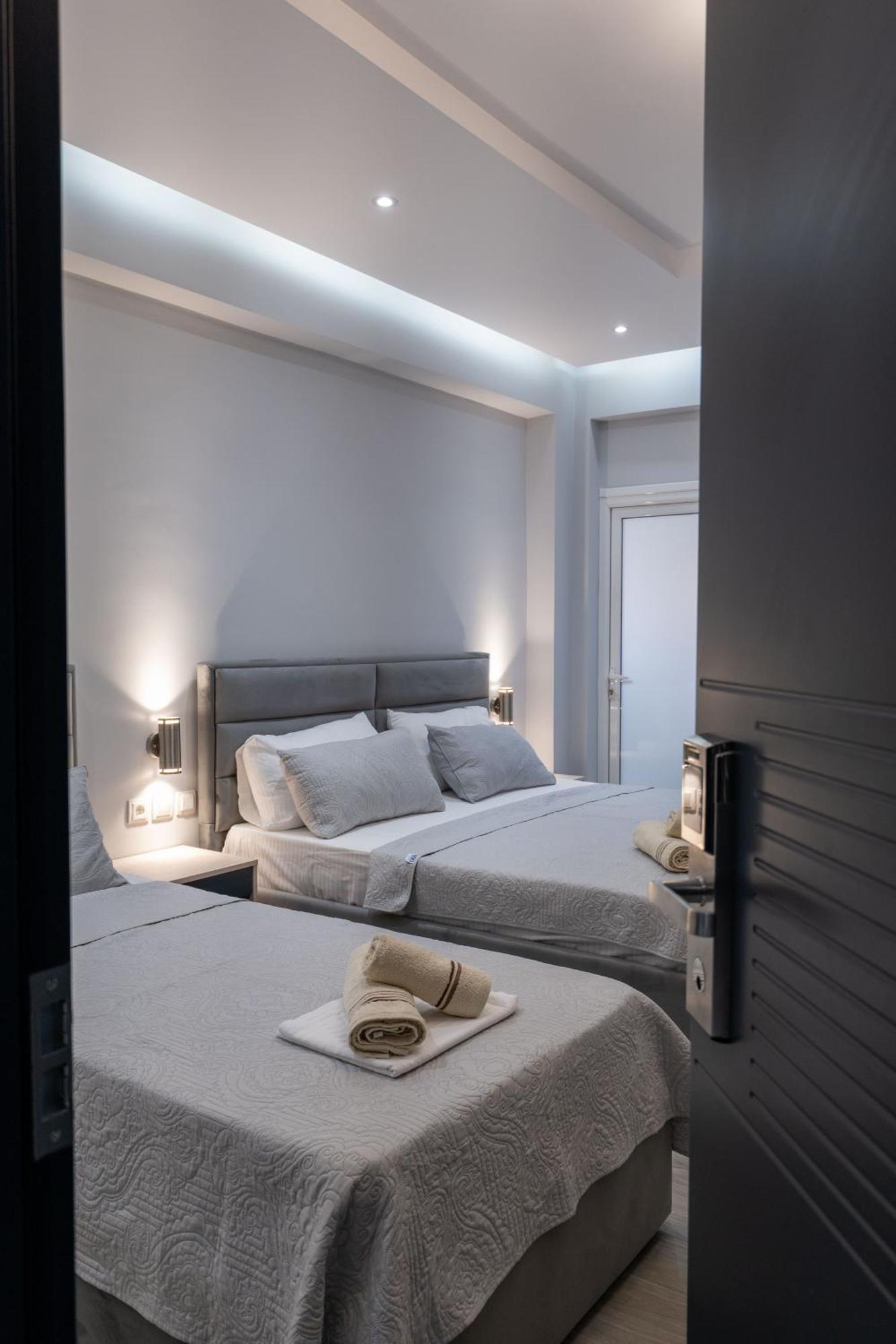 Hotel Porti Sarandë エクステリア 写真