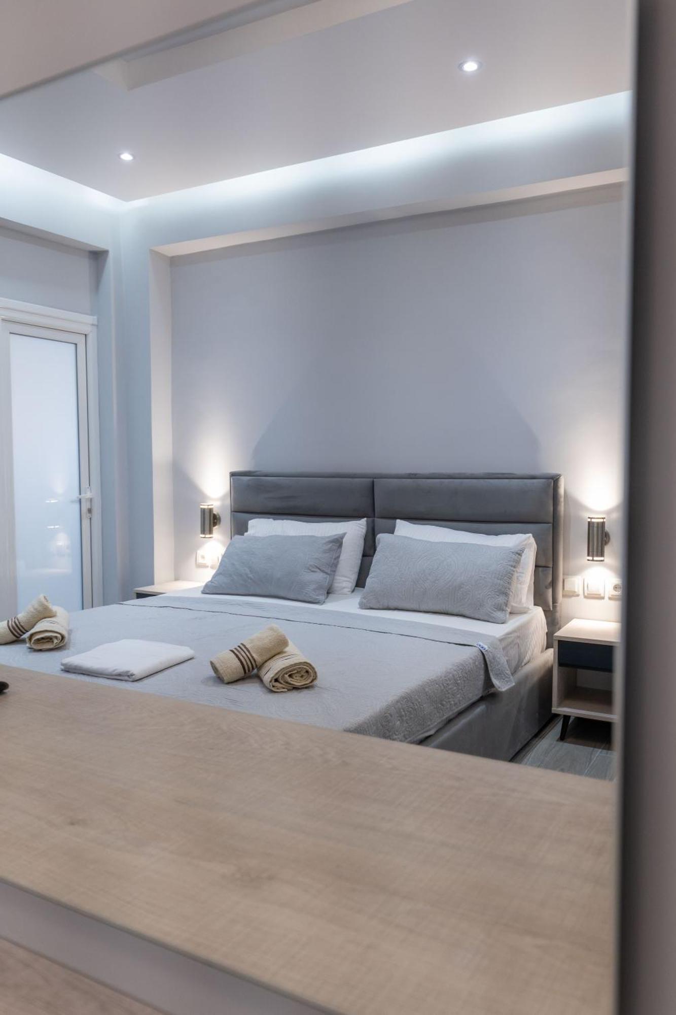 Hotel Porti Sarandë エクステリア 写真