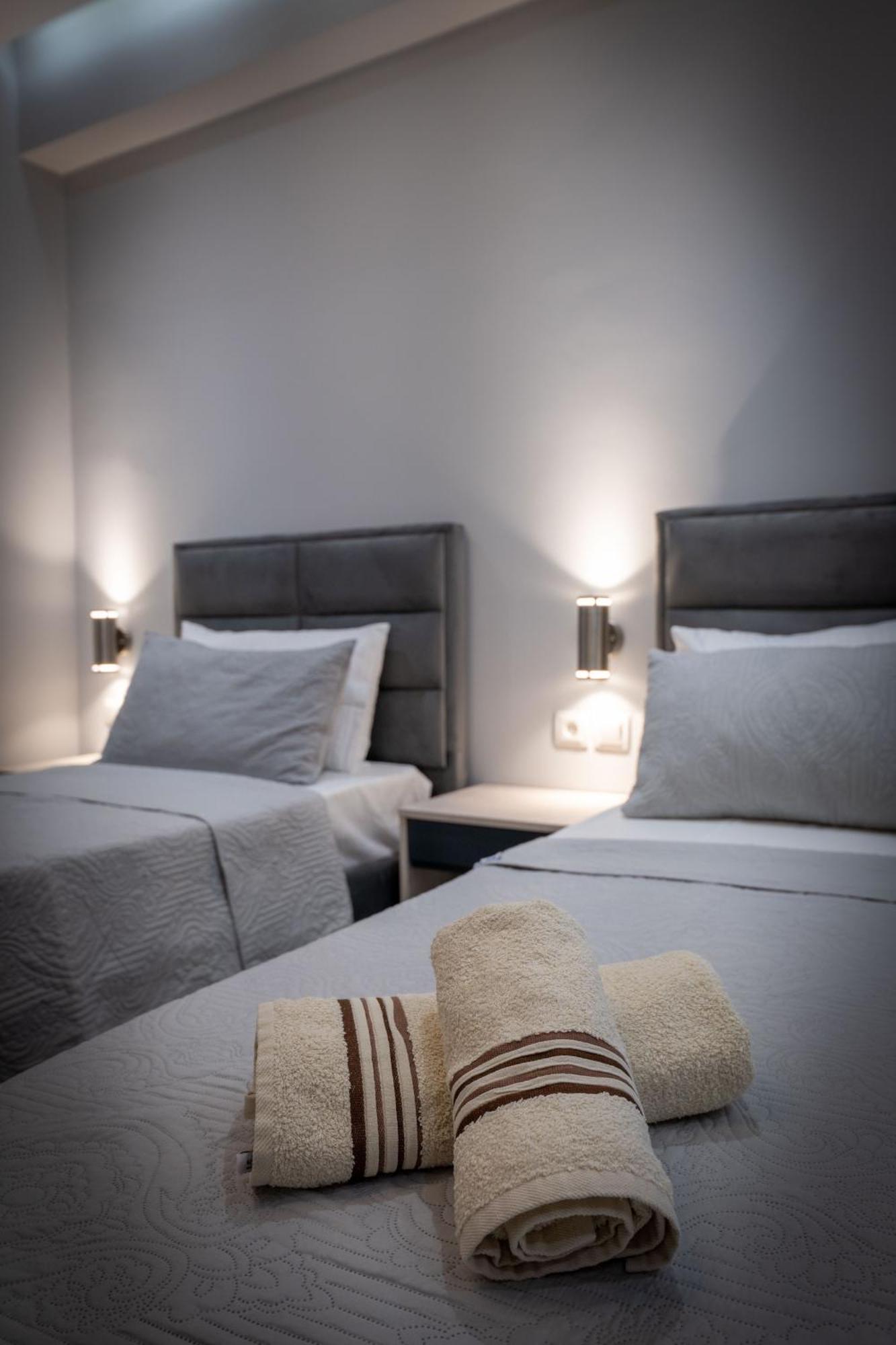 Hotel Porti Sarandë エクステリア 写真