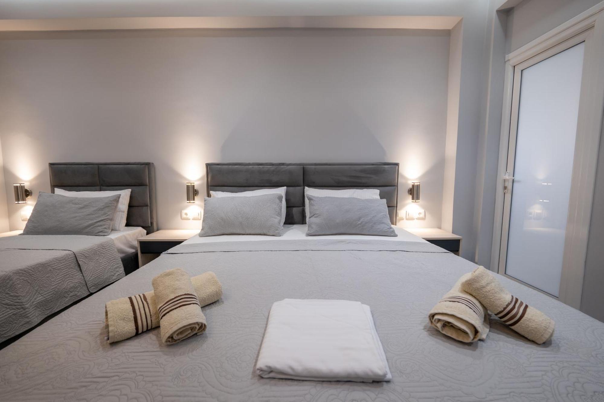 Hotel Porti Sarandë エクステリア 写真