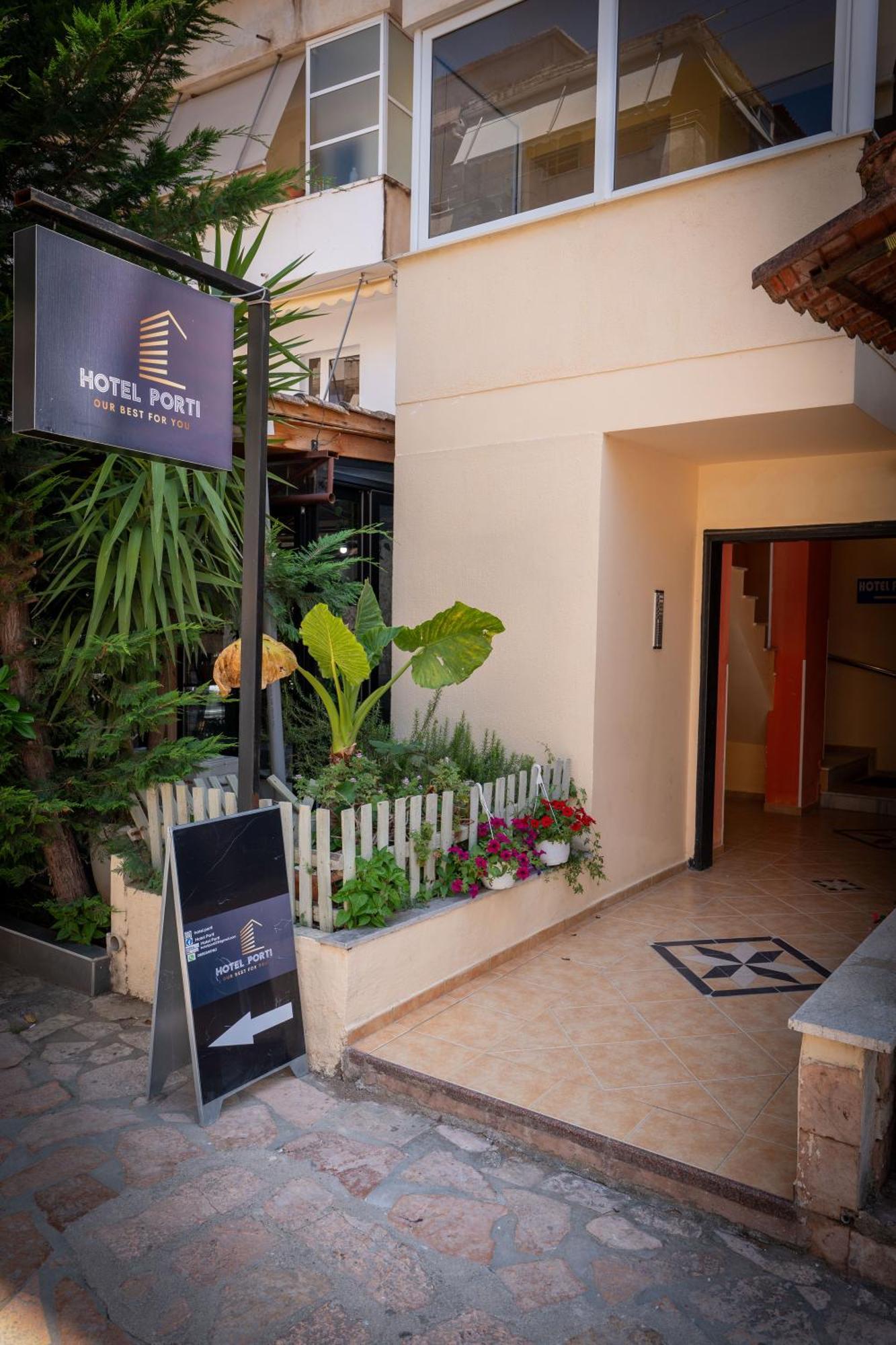 Hotel Porti Sarandë エクステリア 写真