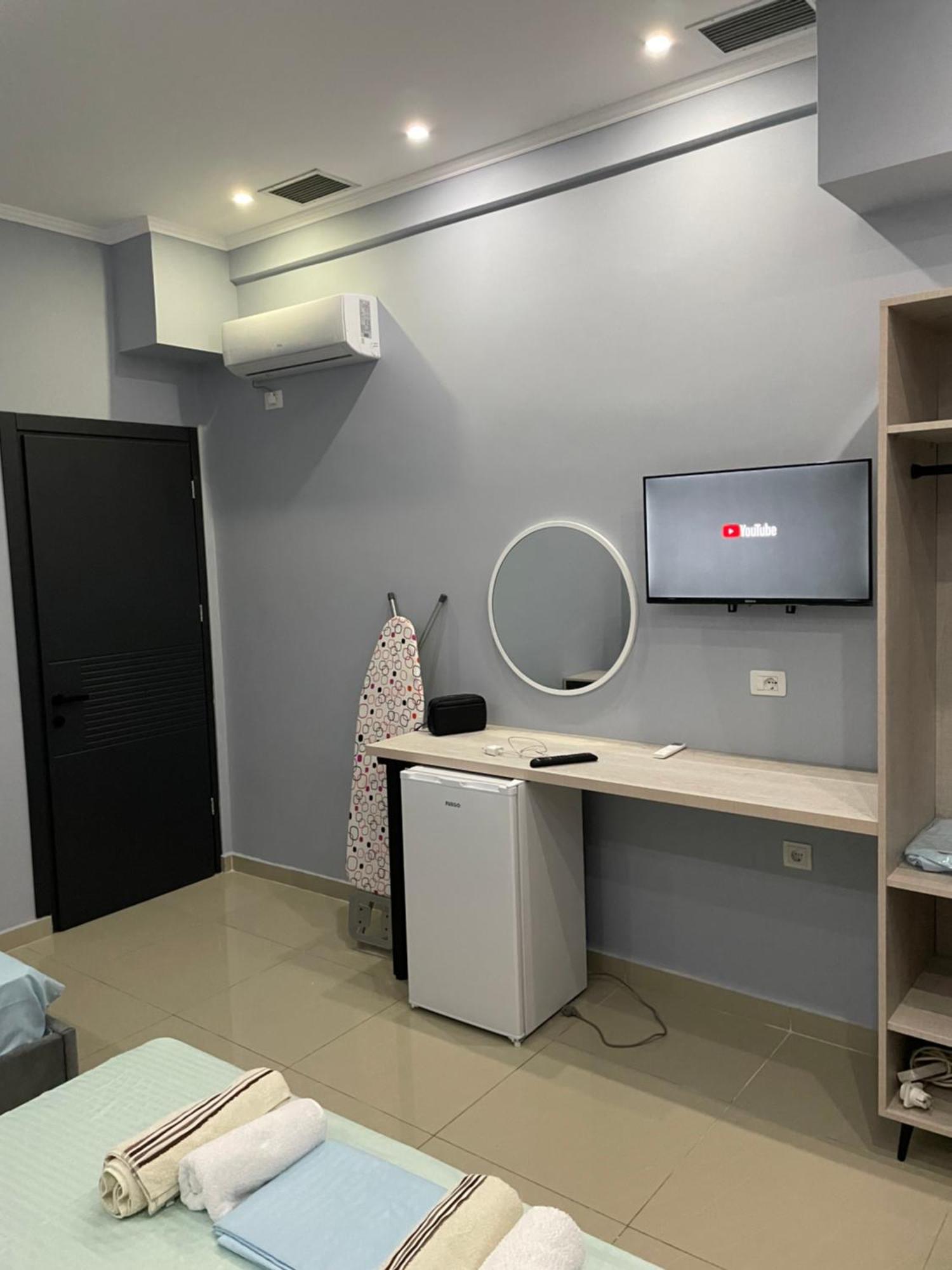 Hotel Porti Sarandë エクステリア 写真